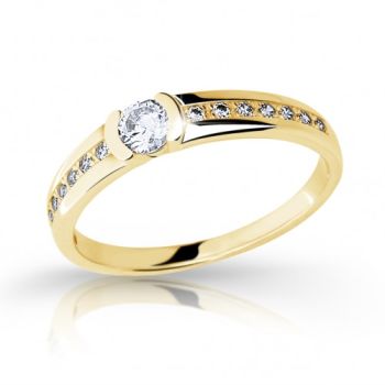 Zlatý zásnubní prsten se zirkony model 2106